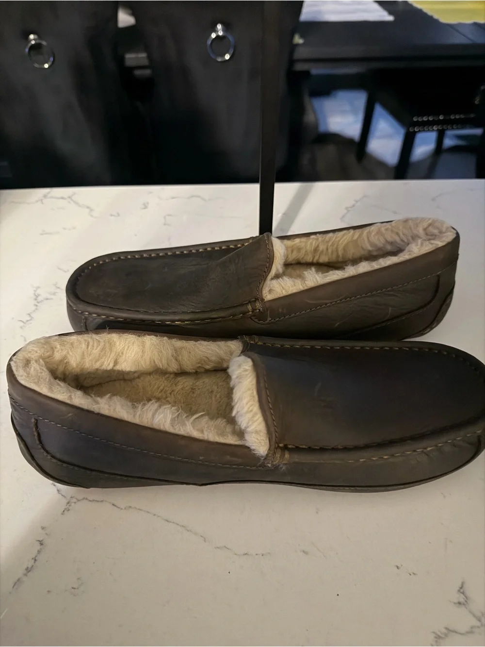 NEW UGG Men's Dark Brown Leather Shearling-Lined Slip-Ons